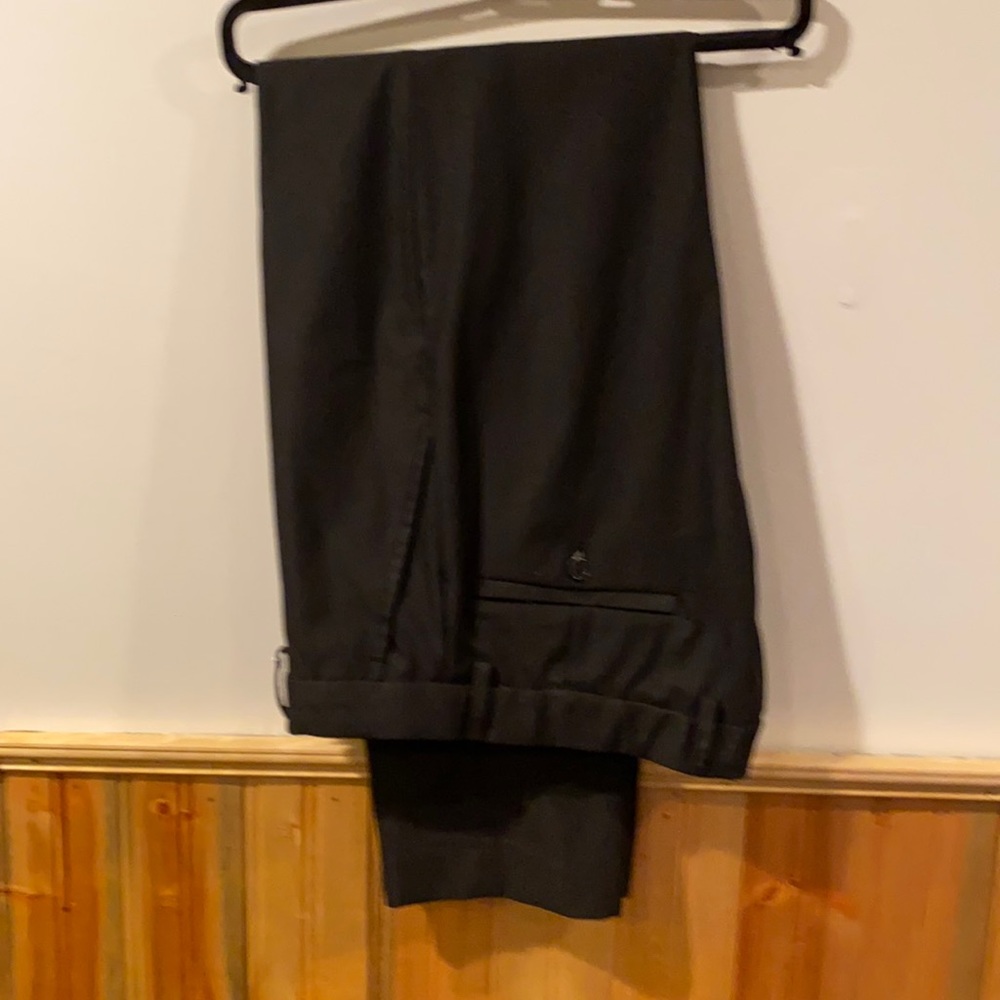 Greg Norman dress pants. Size 33 x 33 length